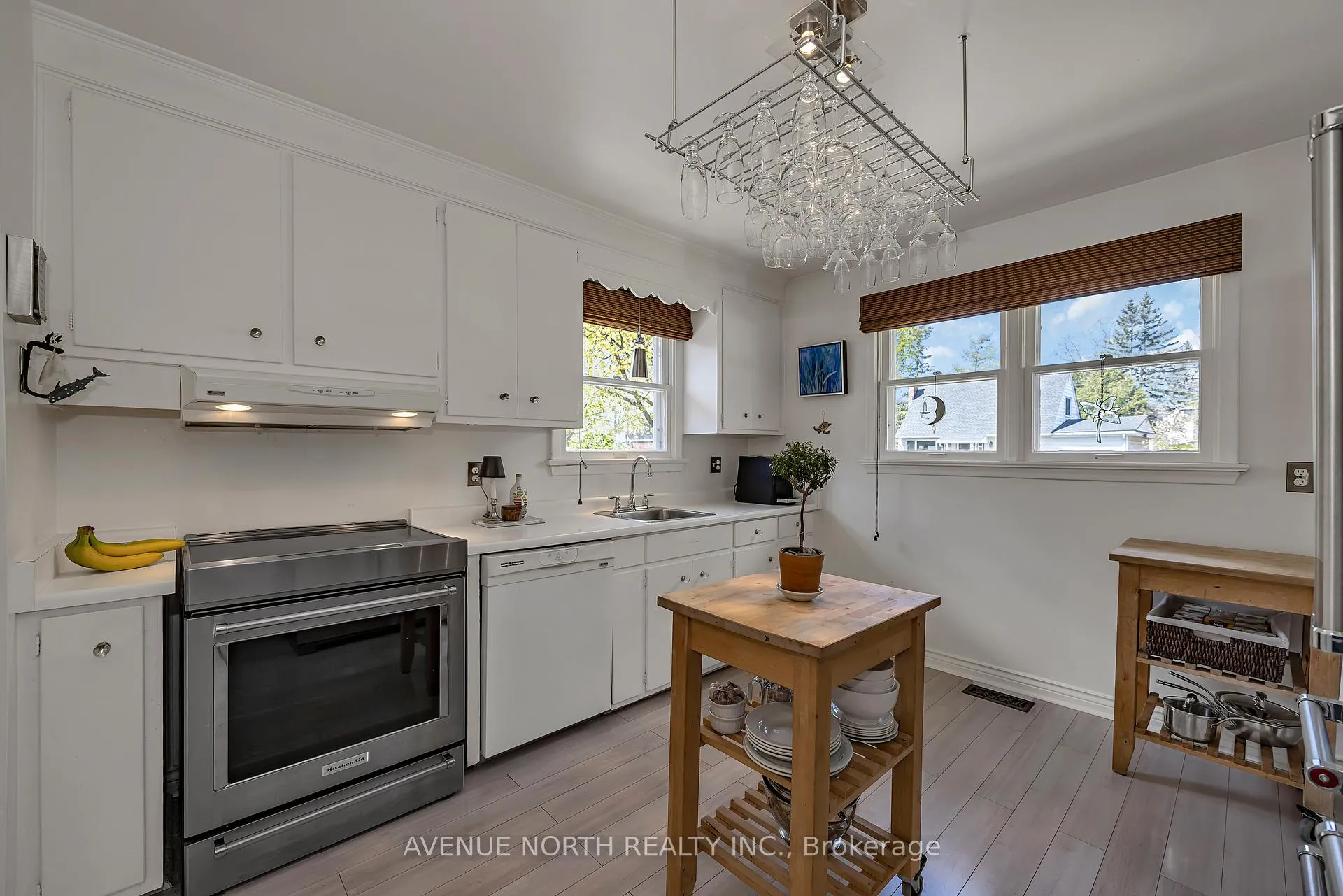 Photo 11 of 934 Weston Drive, Ottawa, Elmvale Acres/Urbandale — HOMEH