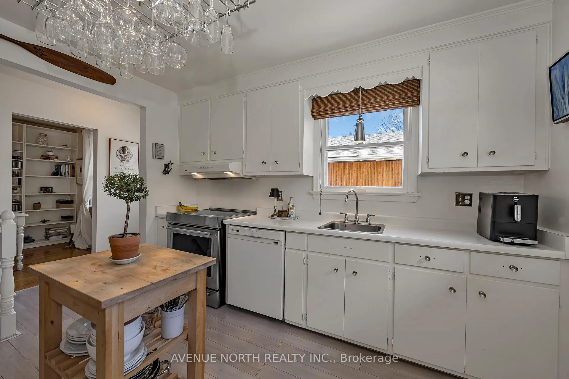 Photo 13 of 934 Weston Drive, Ottawa, Elmvale Acres/Urbandale — HOMEH