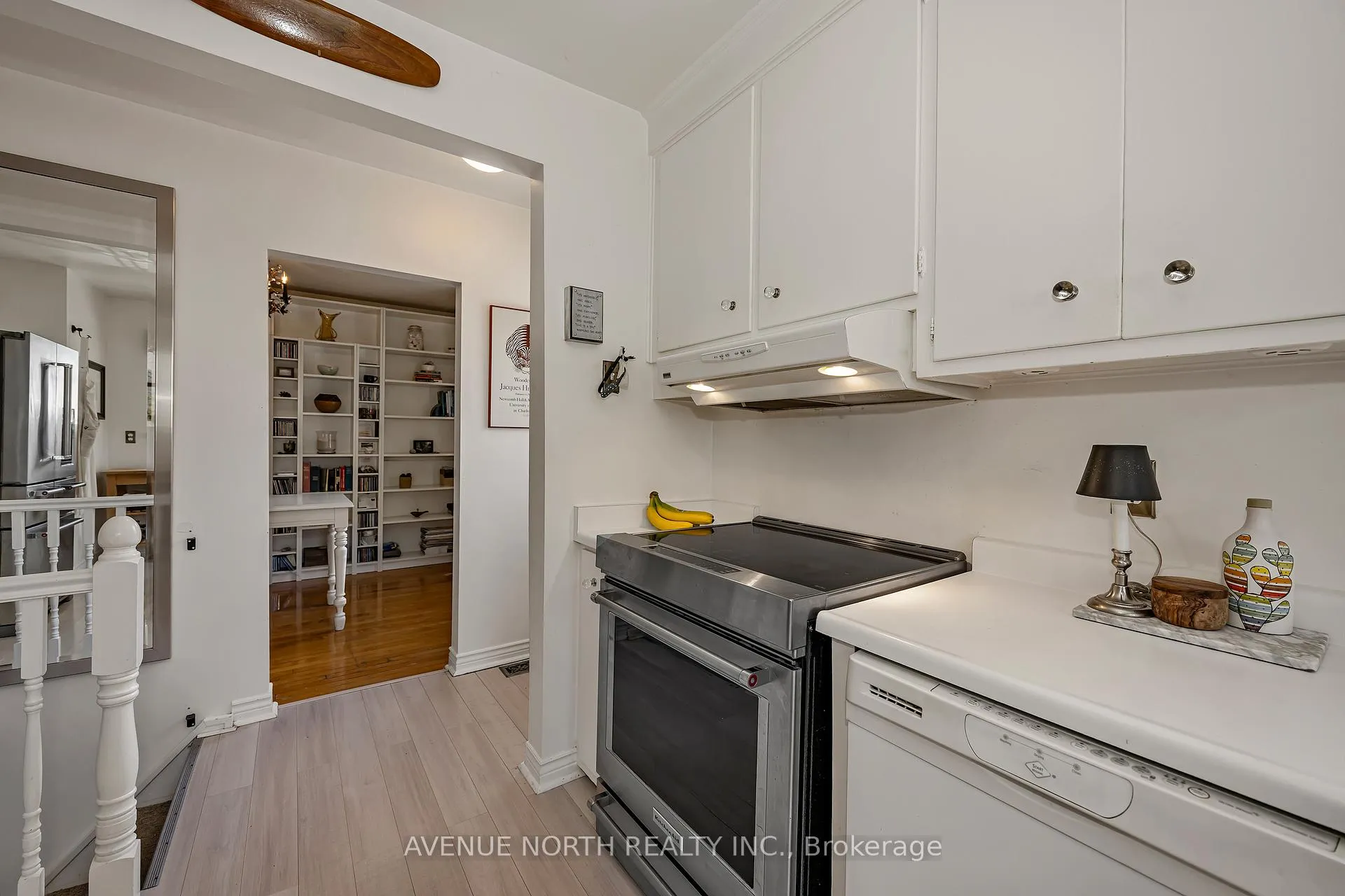 Photo 15 of 934 Weston Drive, Ottawa, Elmvale Acres/Urbandale — HOMEH