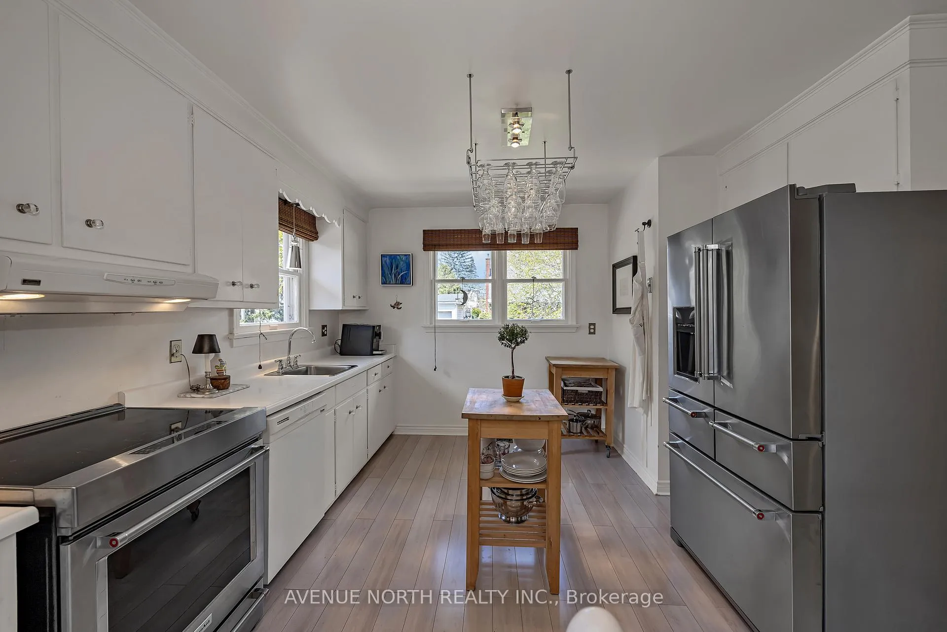 Photo 16 of 934 Weston Drive, Ottawa, Elmvale Acres/Urbandale — HOMEH