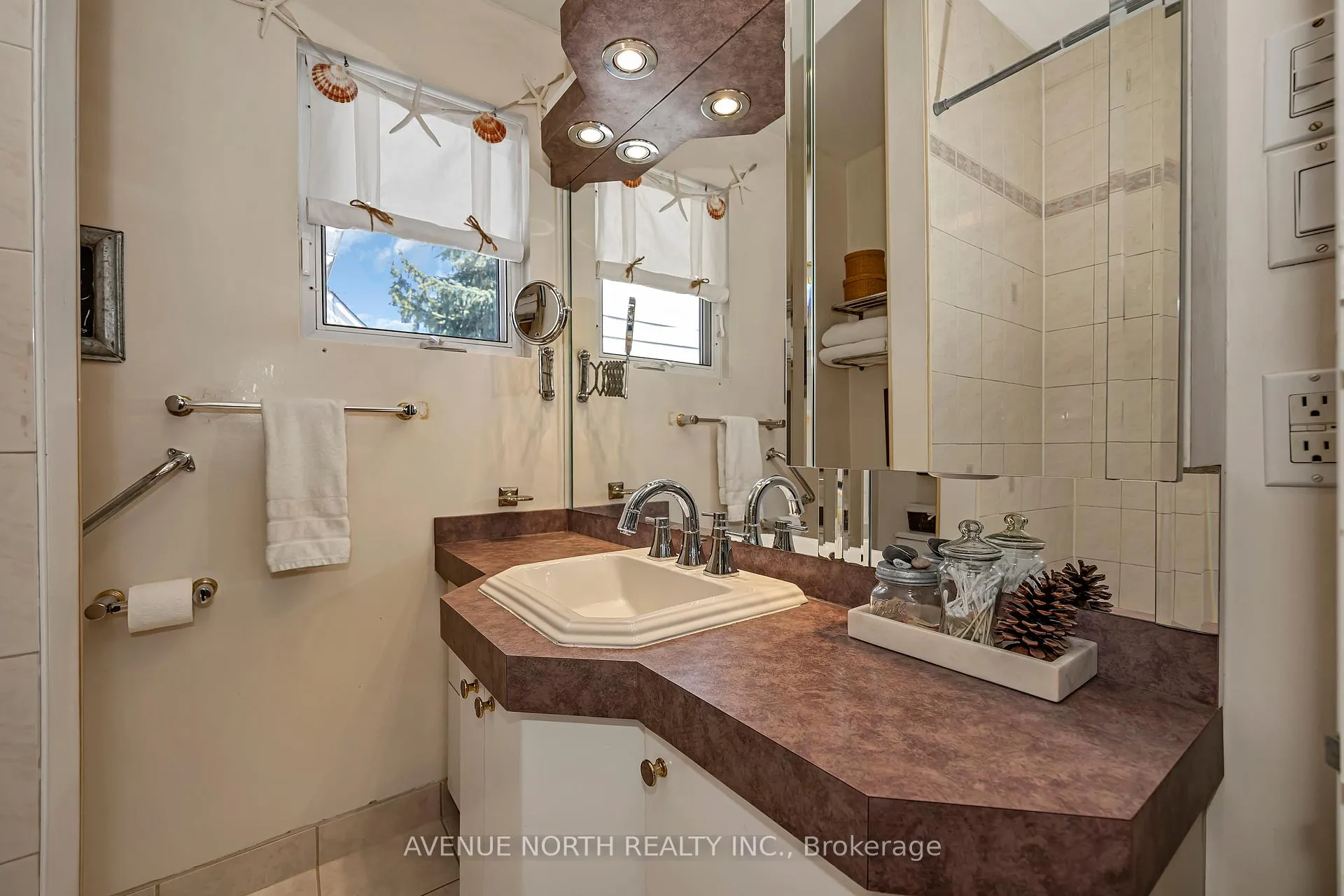 Photo 26 of 934 Weston Drive, Ottawa, Elmvale Acres/Urbandale — HOMEH