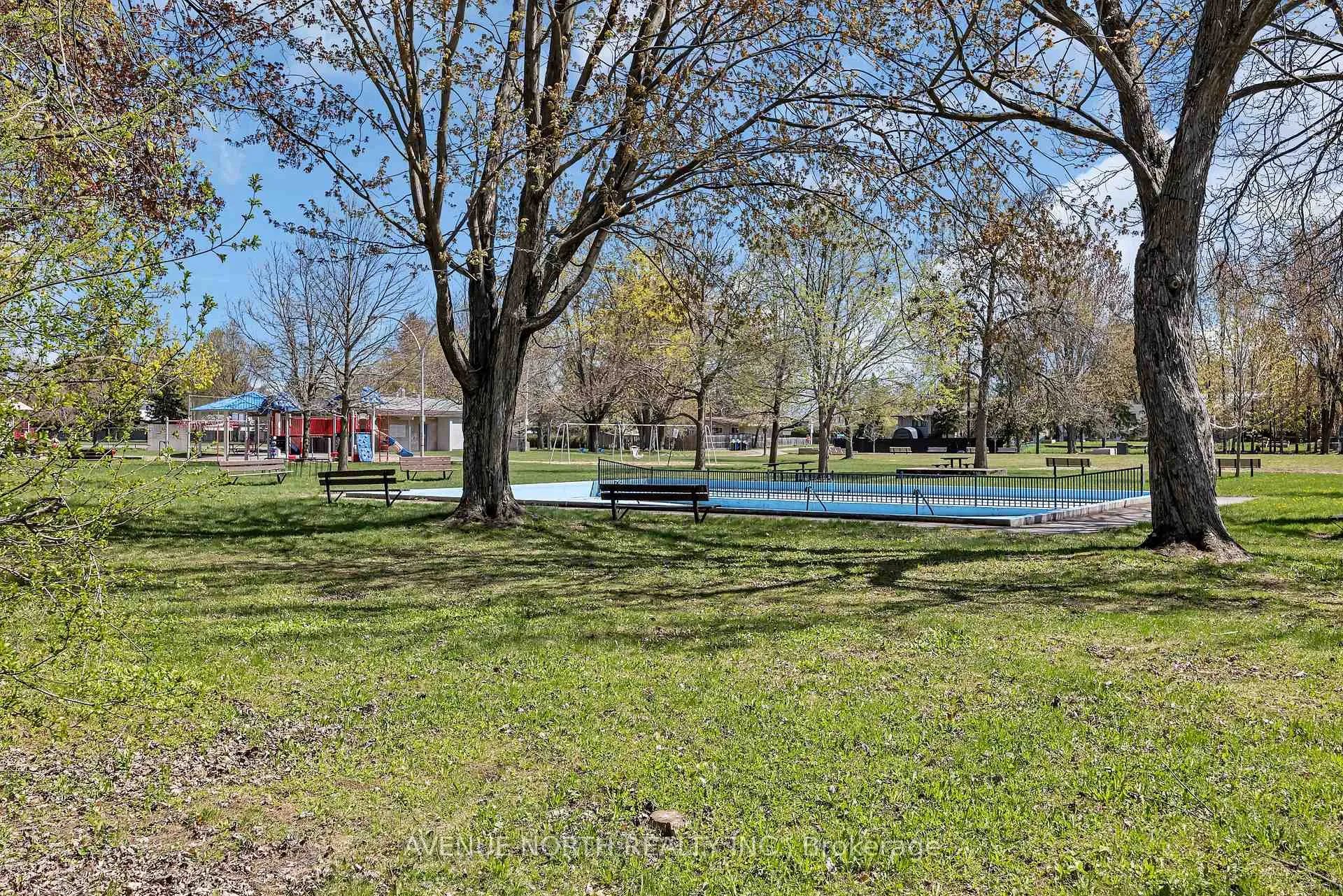 Photo 35 of 934 Weston Drive, Ottawa, Elmvale Acres/Urbandale — HOMEH
