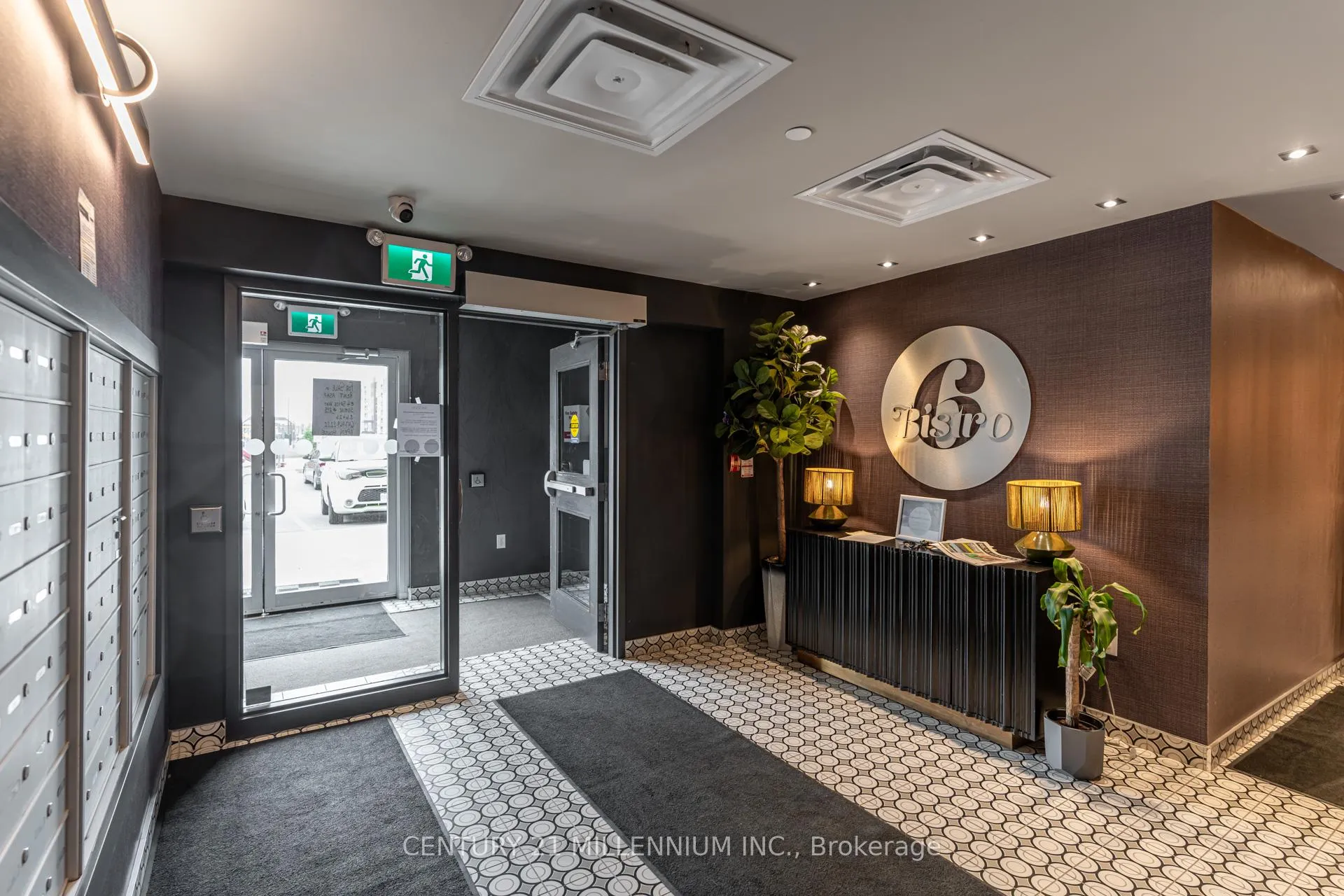 Photo 5 of Unit 606, 4 Spice Way, Barrie, Innis-Shore — HOMEH