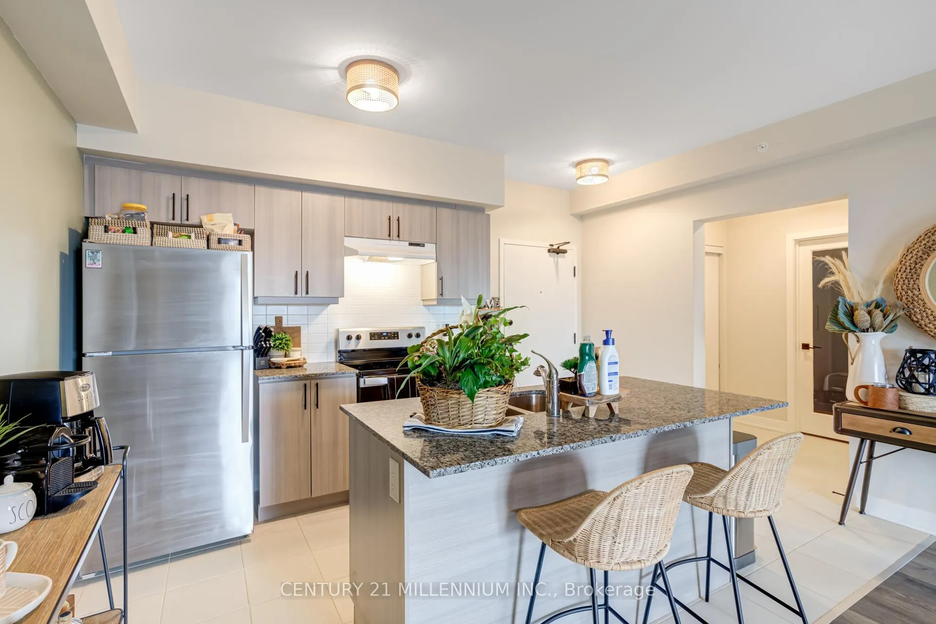 Photo 13 of Unit 606, 4 Spice Way, Barrie, Innis-Shore — HOMEH