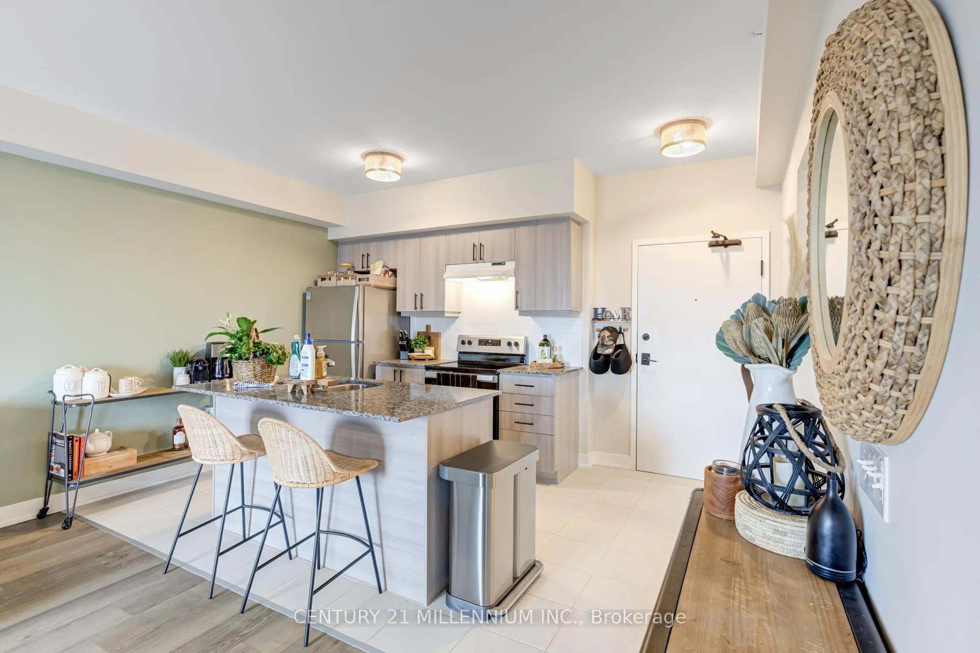 Photo 14 of Unit 606, 4 Spice Way, Barrie, Innis-Shore — HOMEH