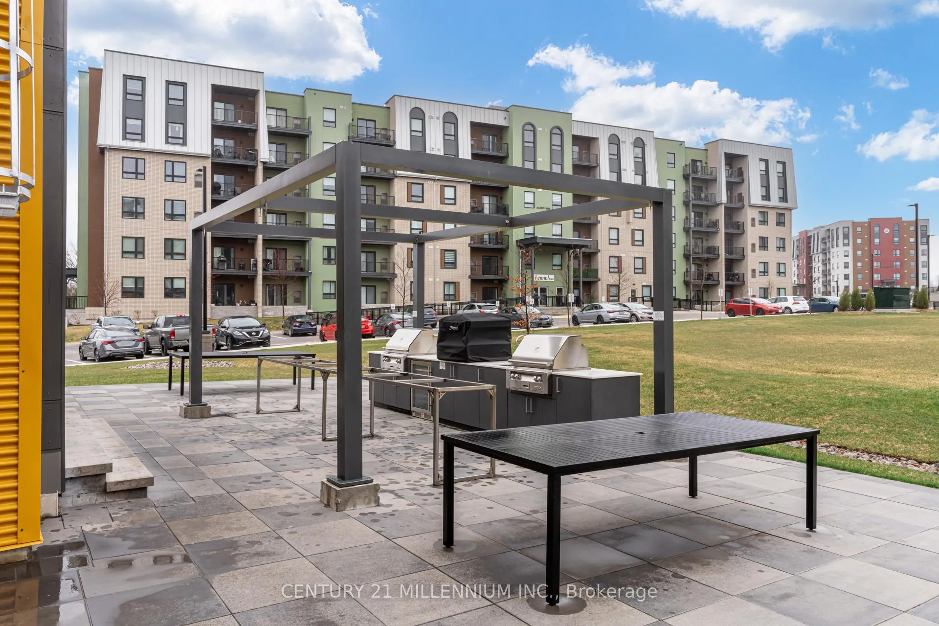 Photo 38 of Unit 606, 4 Spice Way, Barrie, Innis-Shore — HOMEH