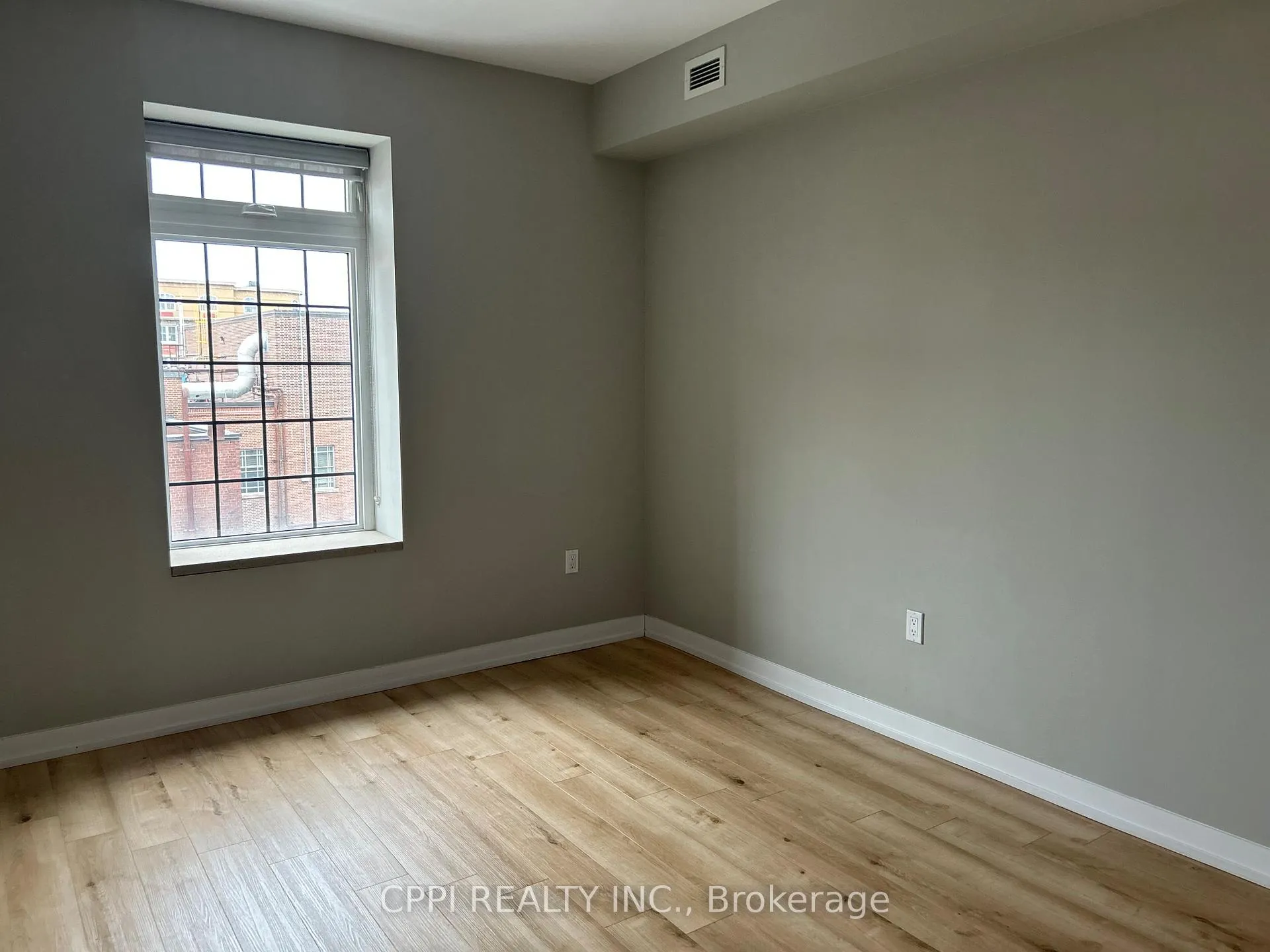 Photo 4 of Unit 404, 70 King Street E, Oshawa, Central — HOMEH