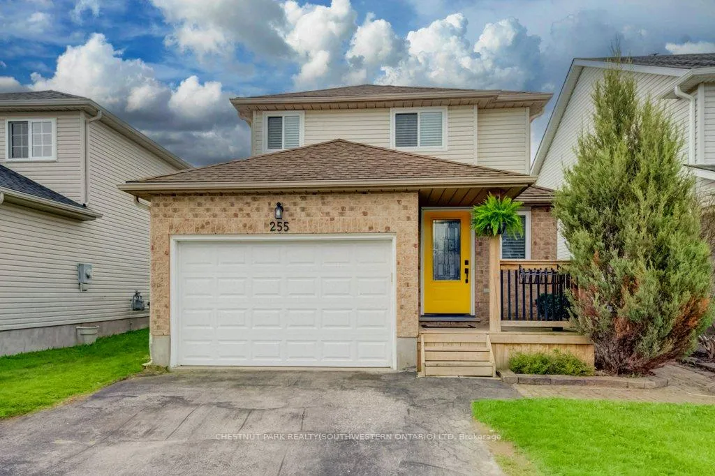 Photo 2 of 255 Highbrook Crescent W, Waterloo — HOMEH