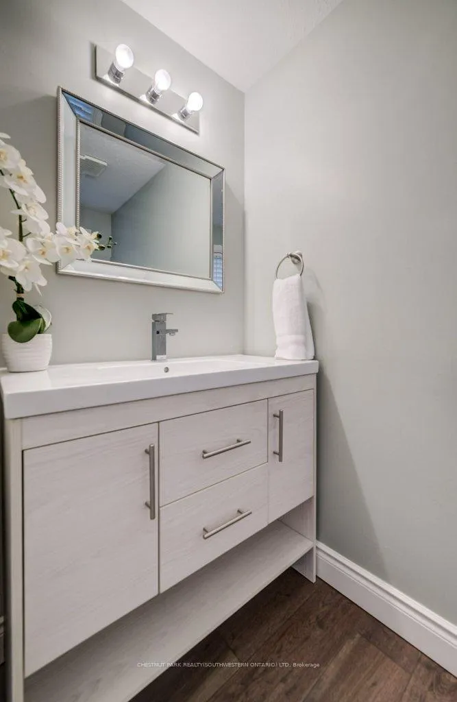 Photo 4 of 255 Highbrook Crescent W, Waterloo — HOMEH