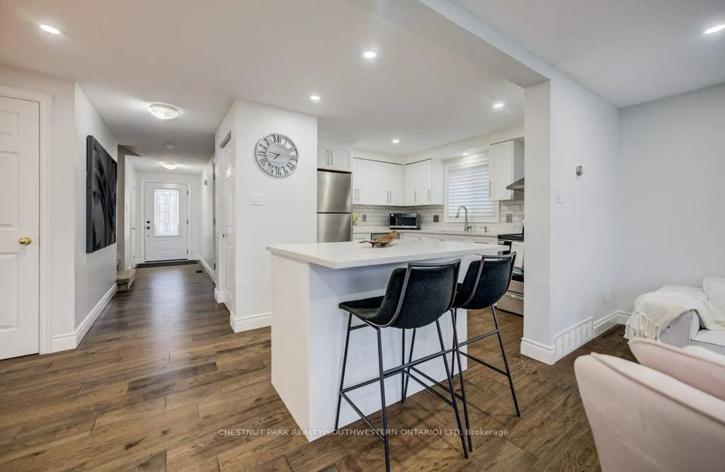 Photo 6 of 255 Highbrook Crescent W, Waterloo — HOMEH