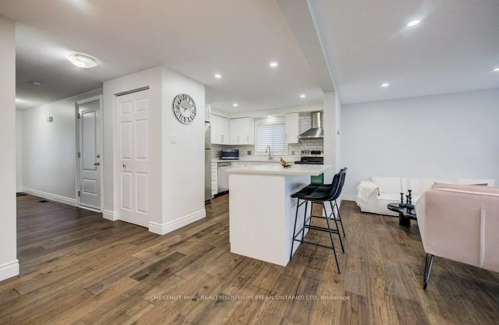 Photo 7 of 255 Highbrook Crescent W, Waterloo — HOMEH