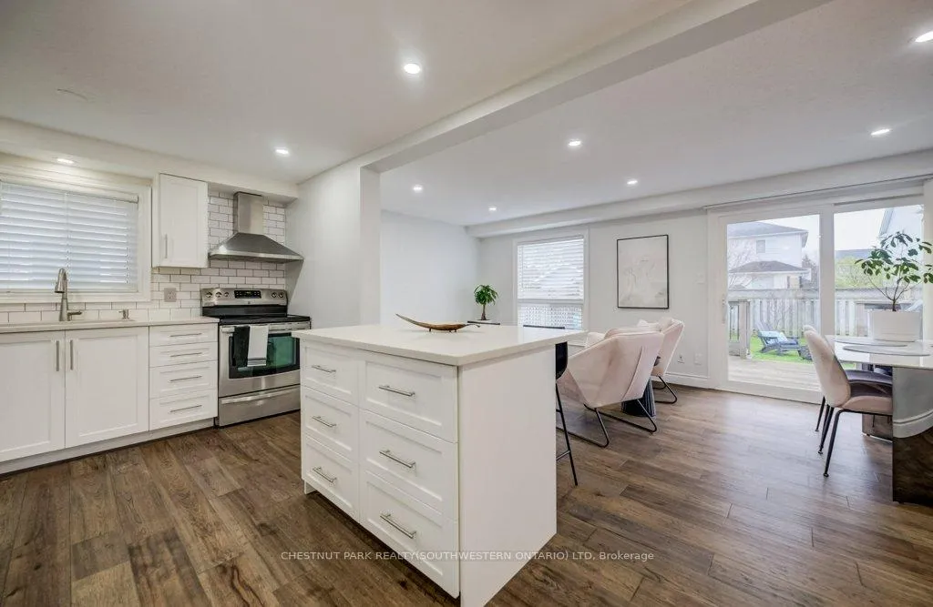 Photo 9 of 255 Highbrook Crescent W, Waterloo — HOMEH