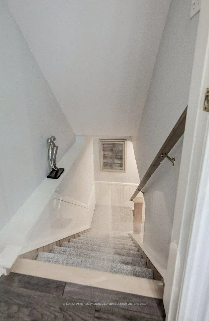 Photo 29 of 255 Highbrook Crescent W, Waterloo — HOMEH
