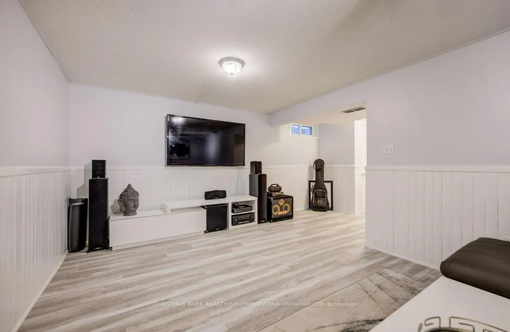 Photo 33 of 255 Highbrook Crescent W, Waterloo — HOMEH