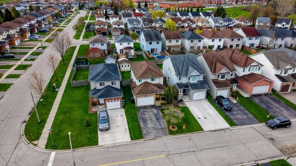 Photo 37 of 255 Highbrook Crescent W, Waterloo — HOMEH