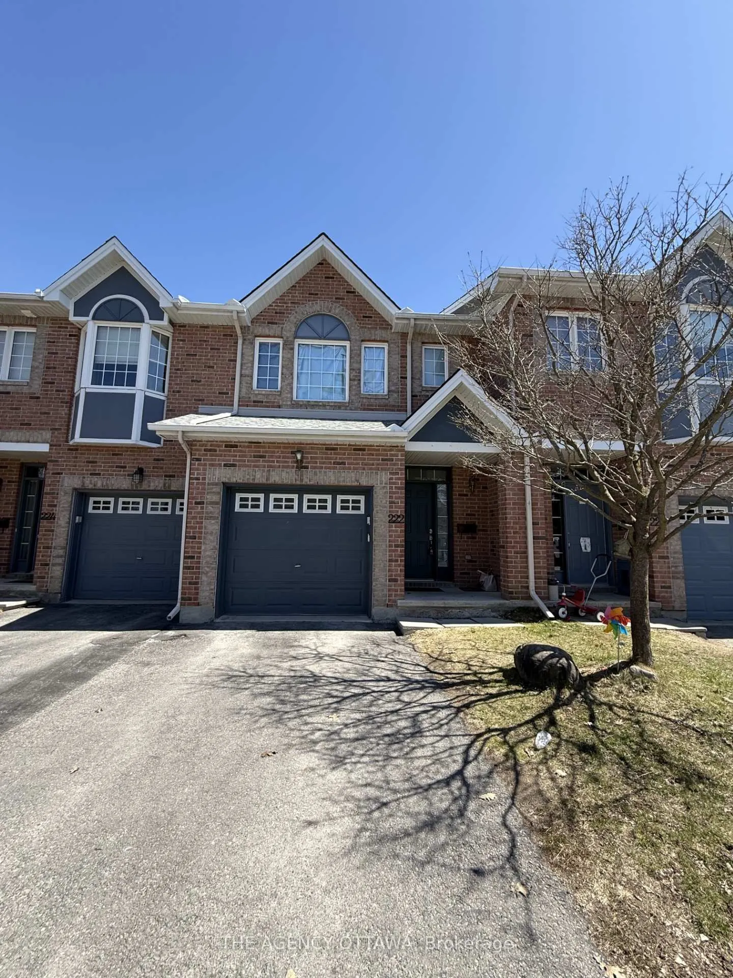 Photo 1 of 222 Freedom Private, Ottawa, Riverview Park — HOMEH
