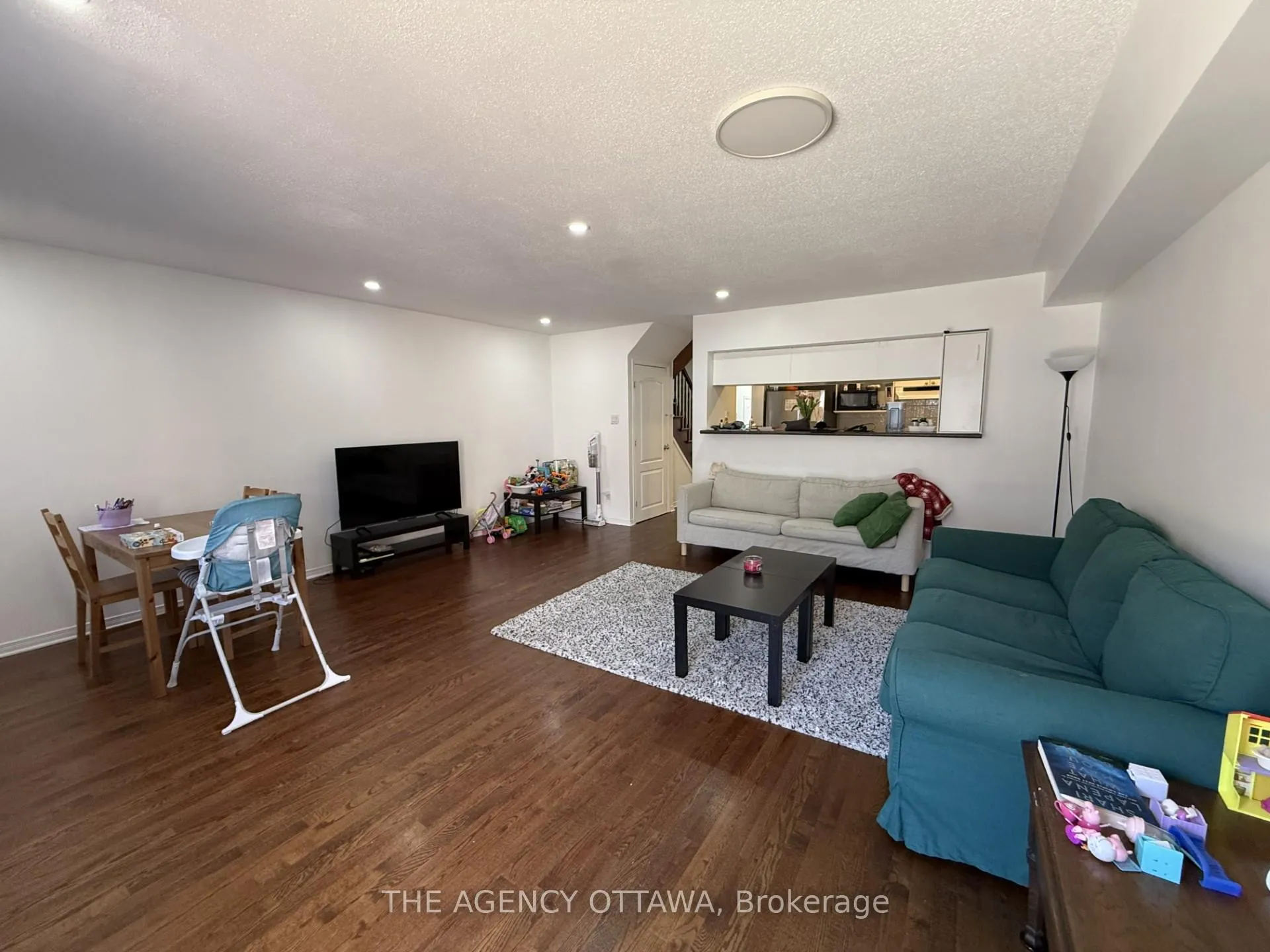 Photo 6 of 222 Freedom Private, Ottawa, Riverview Park — HOMEH