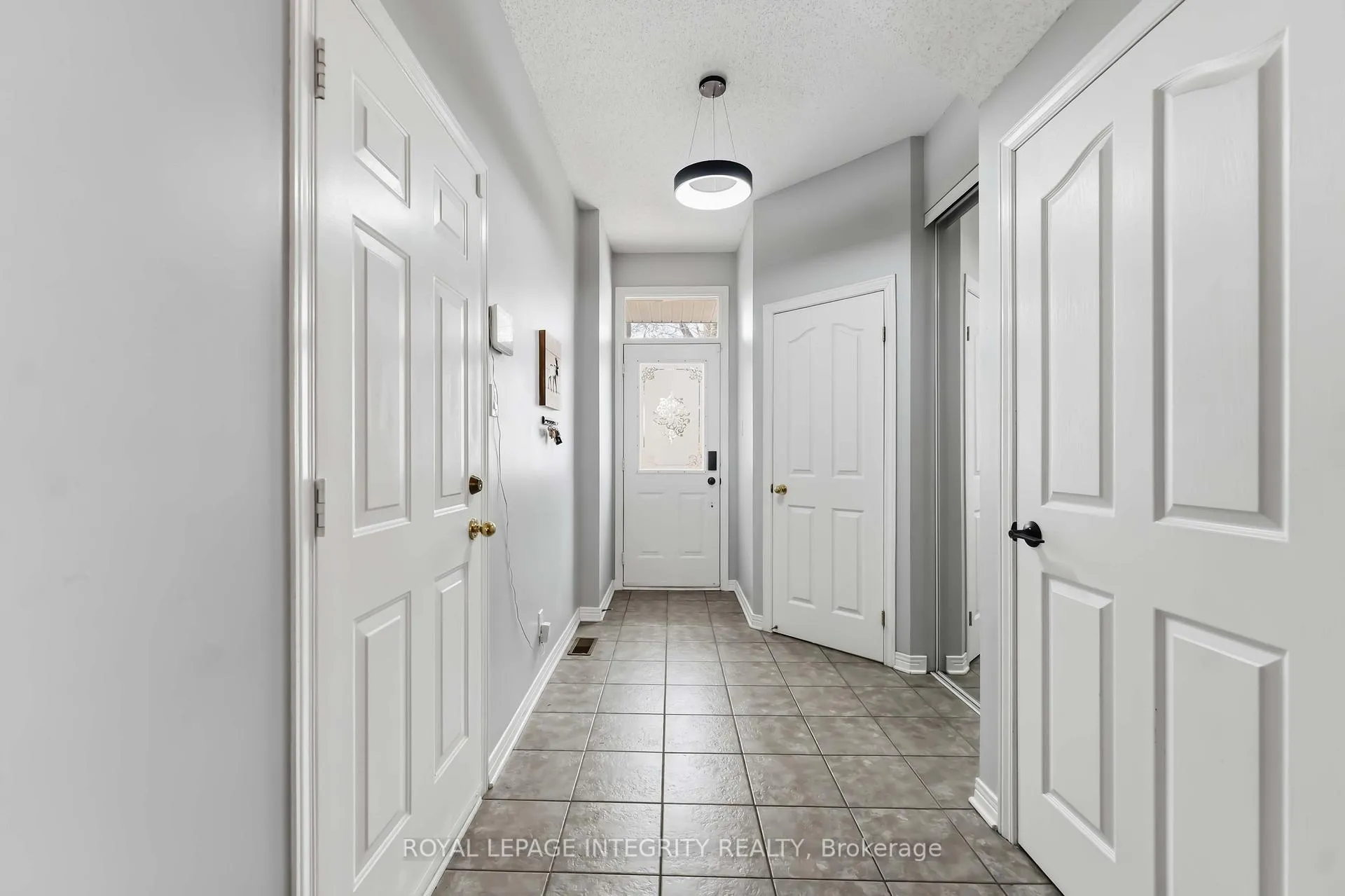 Photo 4 of 66 Eagleview Street, Ottawa, Kanata - Emerald Meadows/Trailwest — HOMEH
