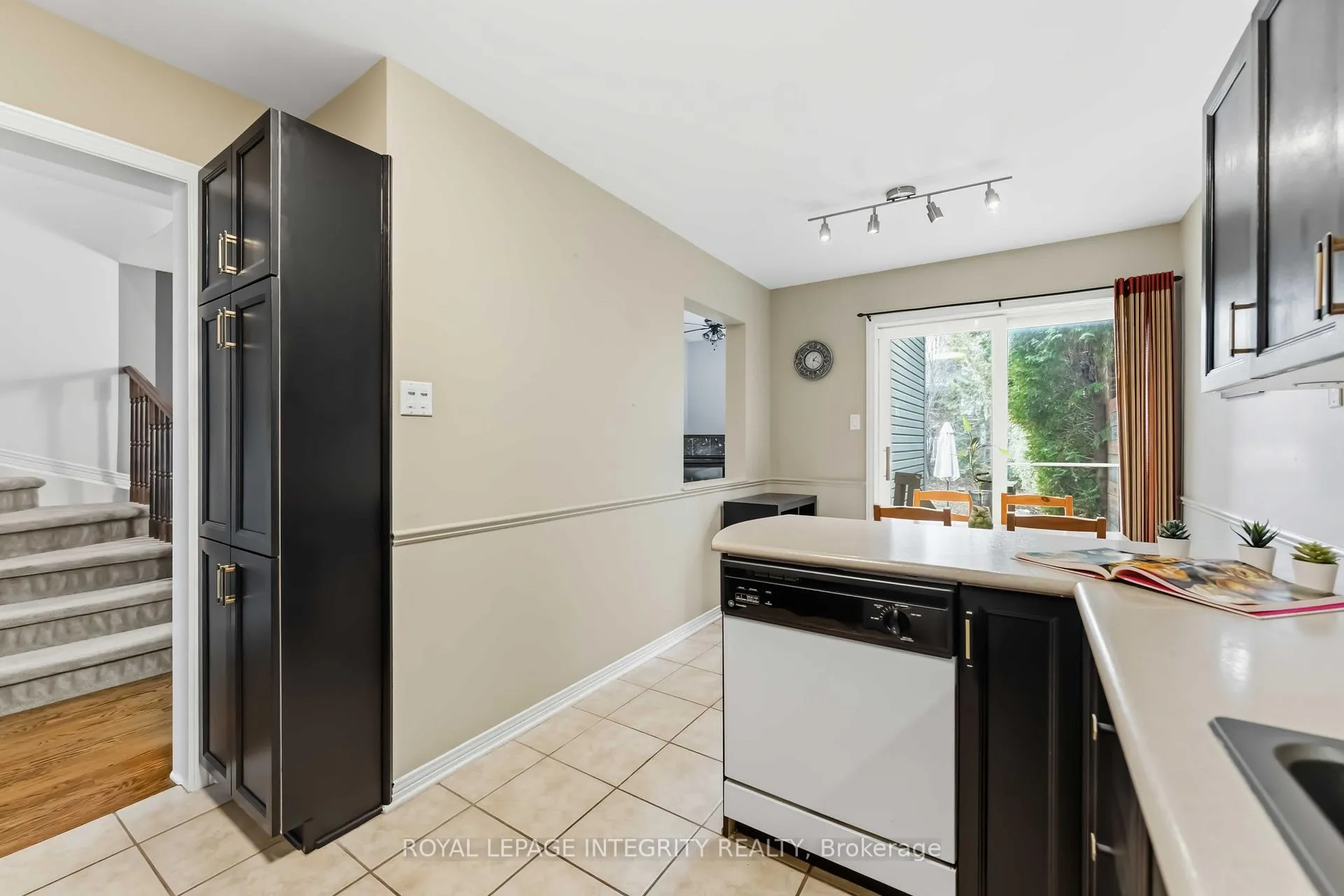 Photo 16 of 66 Eagleview Street, Ottawa, Kanata - Emerald Meadows/Trailwest — HOMEH