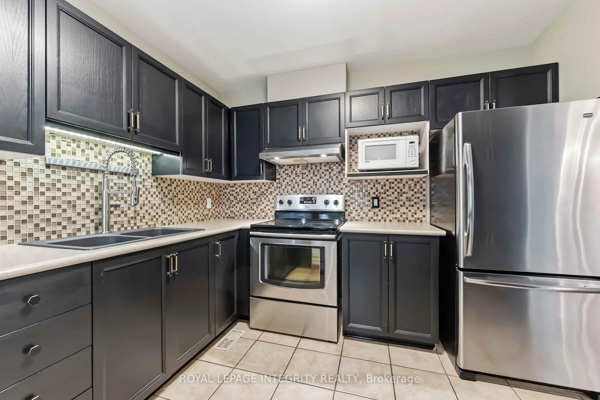 Photo 17 of 66 Eagleview Street, Ottawa, Kanata - Emerald Meadows/Trailwest — HOMEH