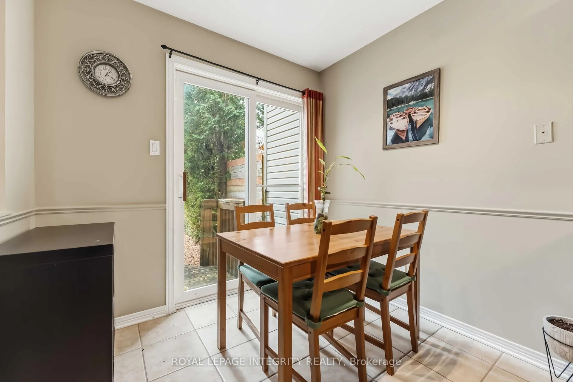 Photo 21 of 66 Eagleview Street, Ottawa, Kanata - Emerald Meadows/Trailwest — HOMEH
