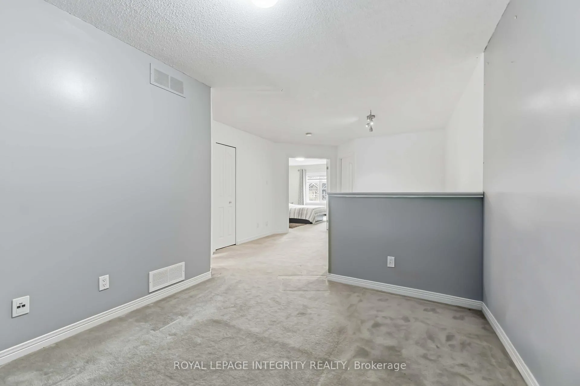 Photo 25 of 66 Eagleview Street, Ottawa, Kanata - Emerald Meadows/Trailwest — HOMEH