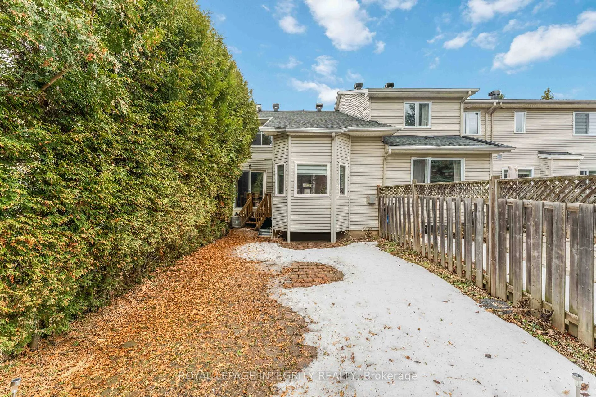 Photo 36 of 66 Eagleview Street, Ottawa, Kanata - Emerald Meadows/Trailwest — HOMEH