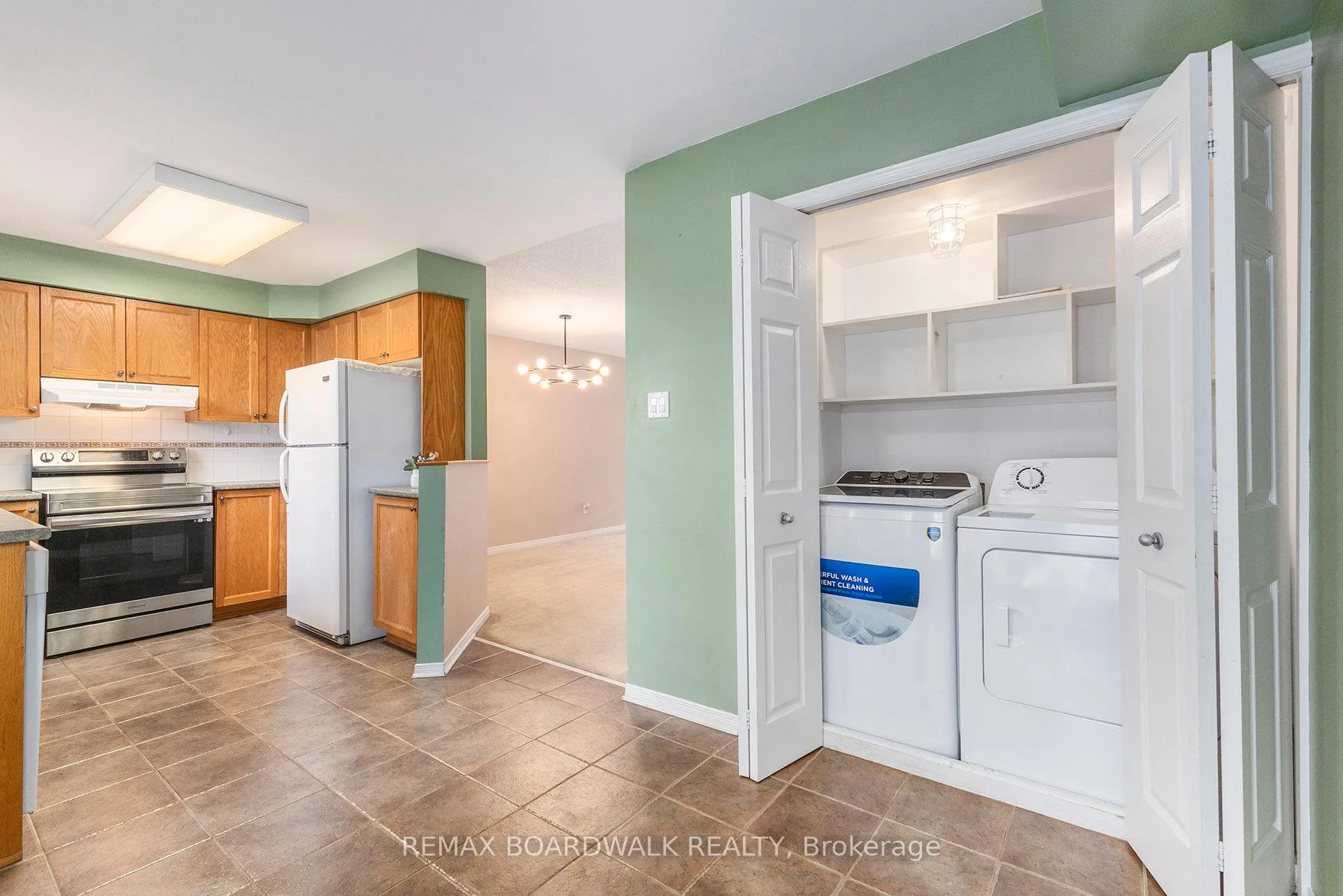 Photo 5 of Unit 169, 70 Edenvale Drive, Ottawa, Kanata - Beaverbrook — HOMEH