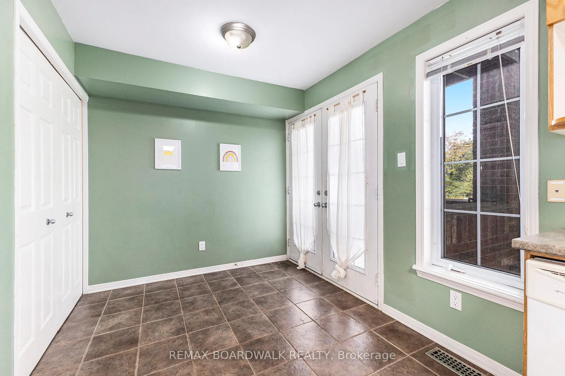 Photo 8 of Unit 169, 70 Edenvale Drive, Ottawa, Kanata - Beaverbrook — HOMEH