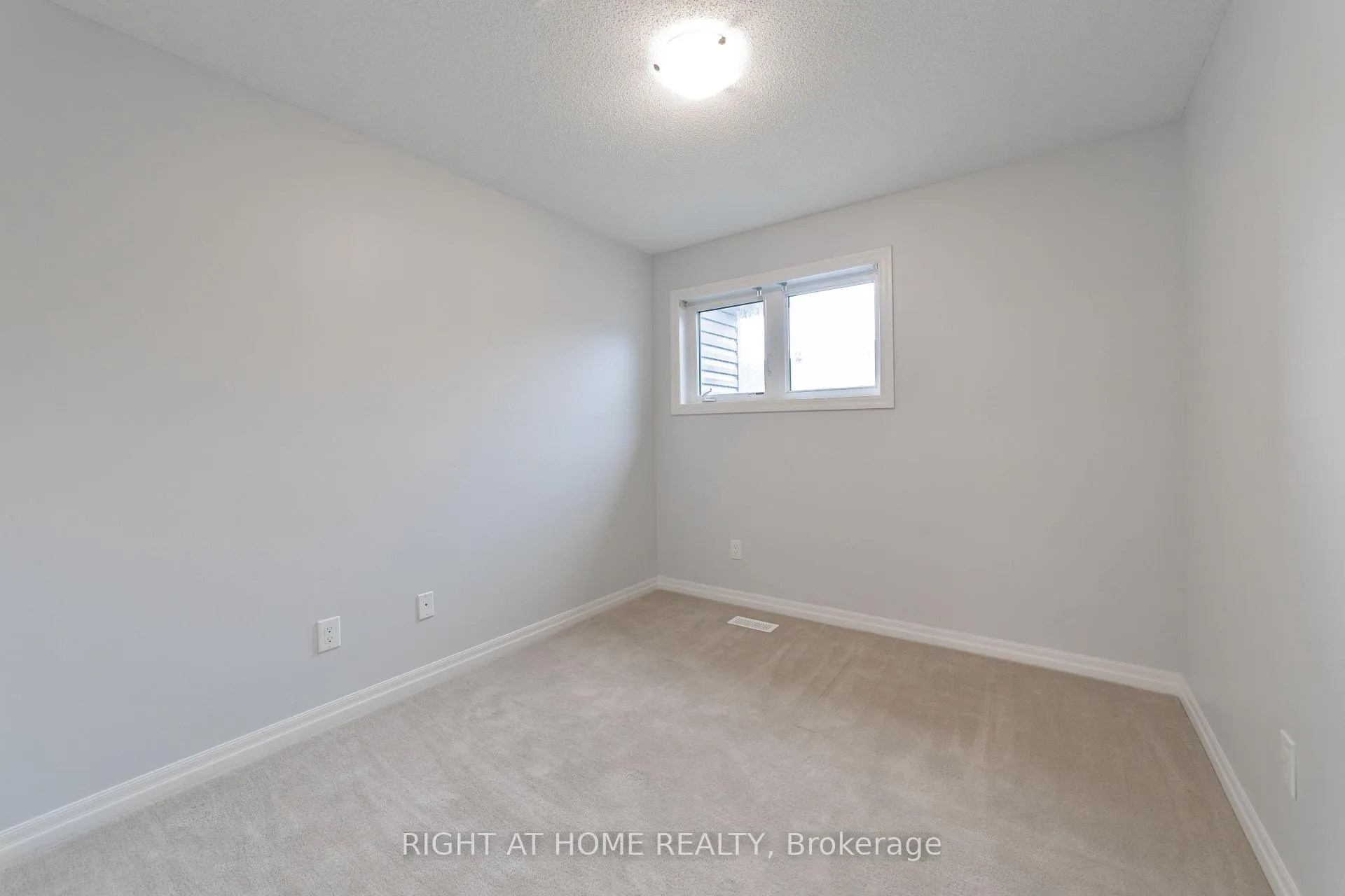 Photo 9 of 135 Overberg Way, Ottawa, Kanata - Emerald Meadows/Trailwest — HOMEH