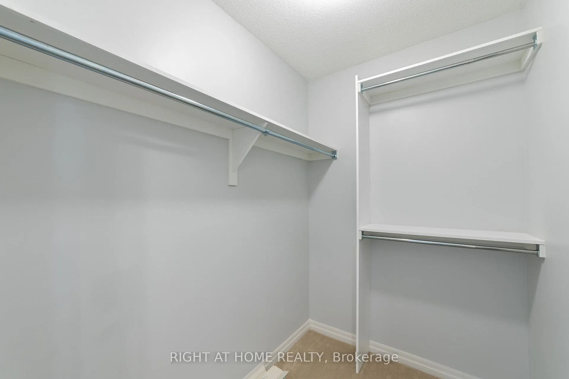 Photo 11 of 135 Overberg Way, Ottawa, Kanata - Emerald Meadows/Trailwest — HOMEH