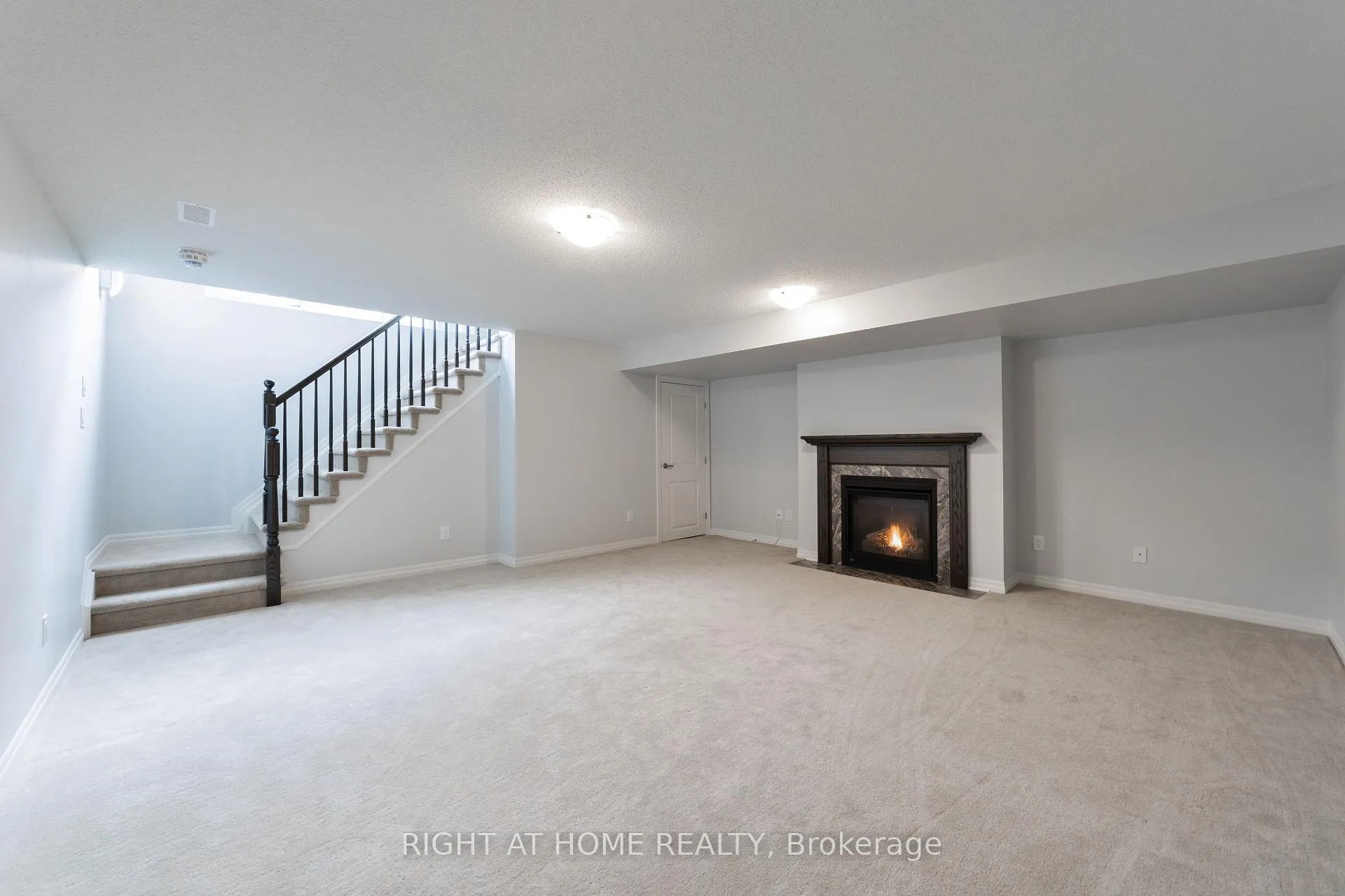 Photo 15 of 135 Overberg Way, Ottawa, Kanata - Emerald Meadows/Trailwest — HOMEH