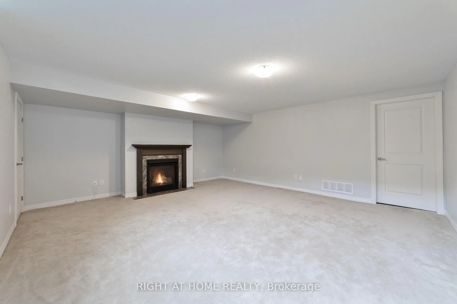 Photo 16 of 135 Overberg Way, Ottawa, Kanata - Emerald Meadows/Trailwest — HOMEH