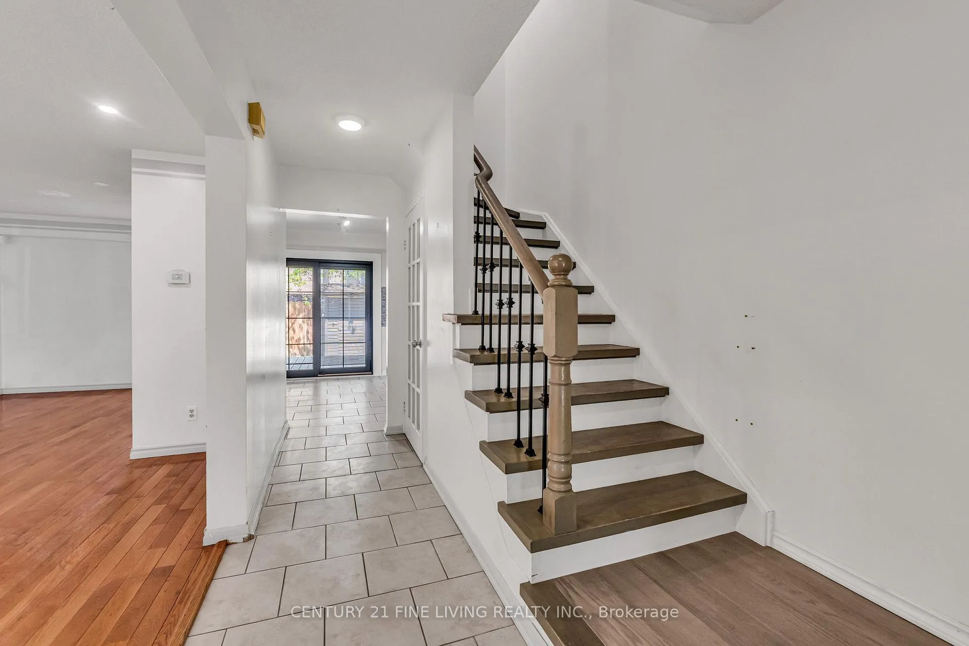 Photo 6 of 39 Rushmore Crescent, Brampton, Heart Lake East — HOMEH