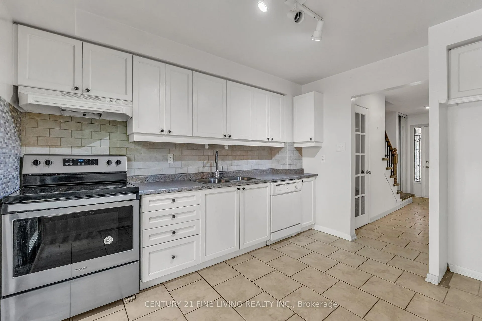 Photo 15 of 39 Rushmore Crescent, Brampton, Heart Lake East — HOMEH