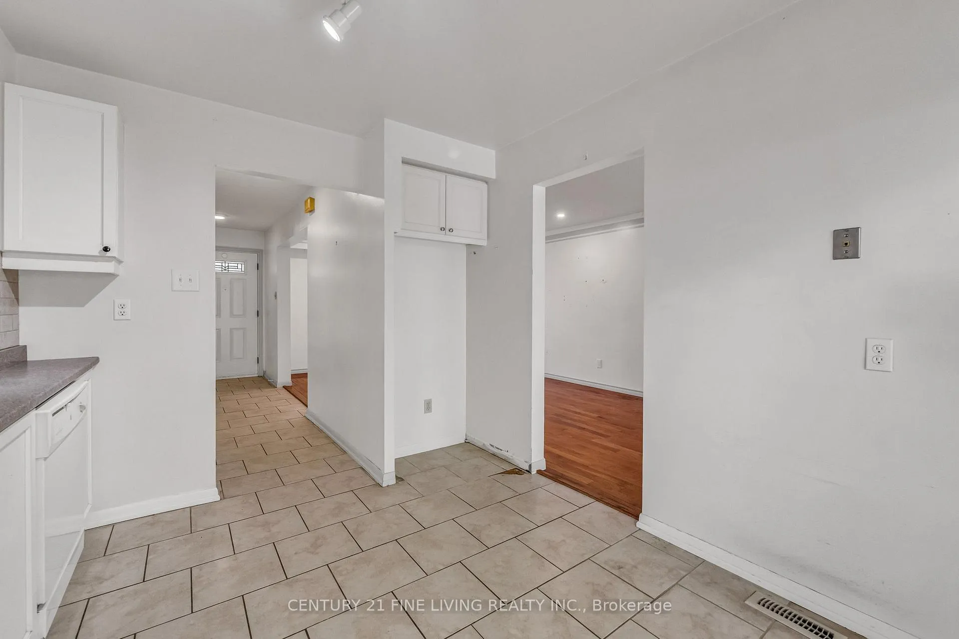Photo 18 of 39 Rushmore Crescent, Brampton, Heart Lake East — HOMEH