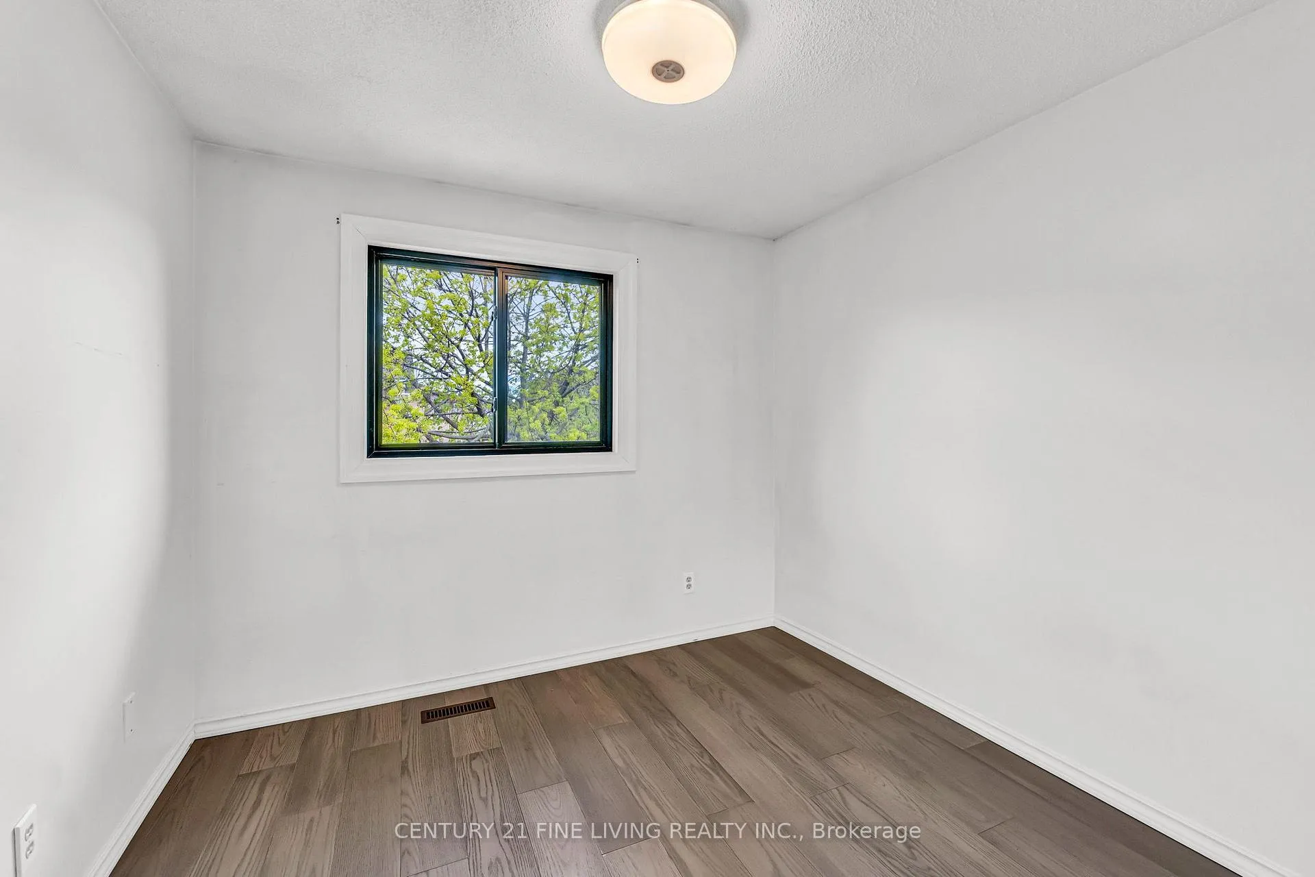 Photo 23 of 39 Rushmore Crescent, Brampton, Heart Lake East — HOMEH