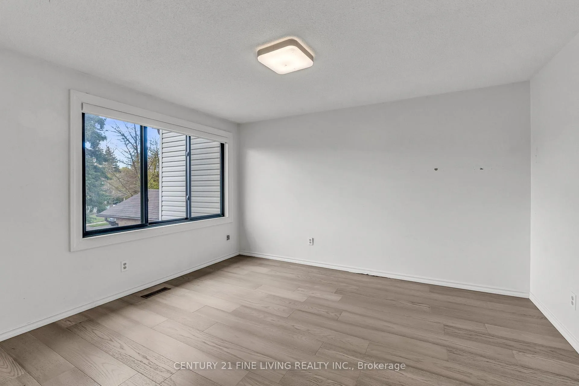 Photo 28 of 39 Rushmore Crescent, Brampton, Heart Lake East — HOMEH