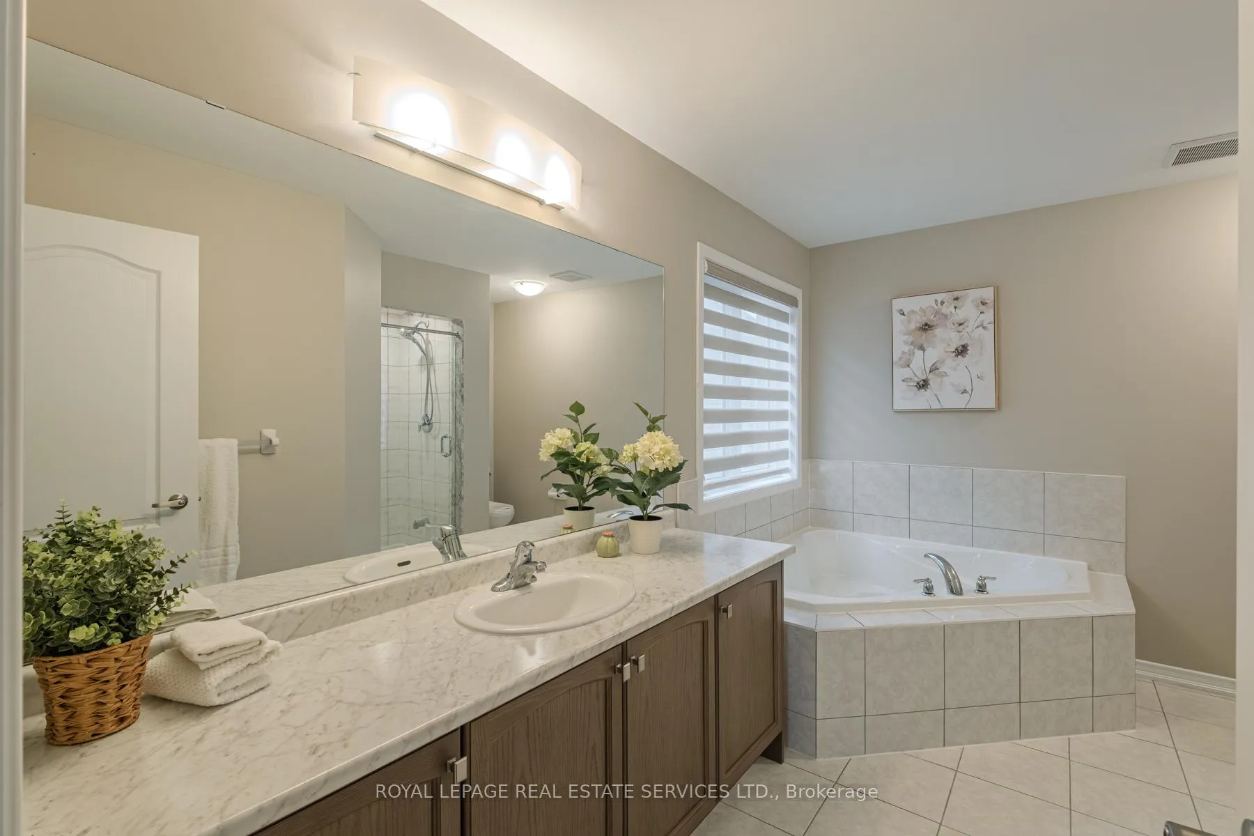 Photo 29 of 76 Cooke Avenue, Brantford, Shellard Lane — HOMEH