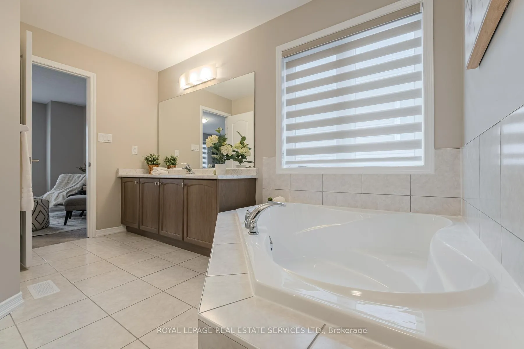 Photo 32 of 76 Cooke Avenue, Brantford, Shellard Lane — HOMEH