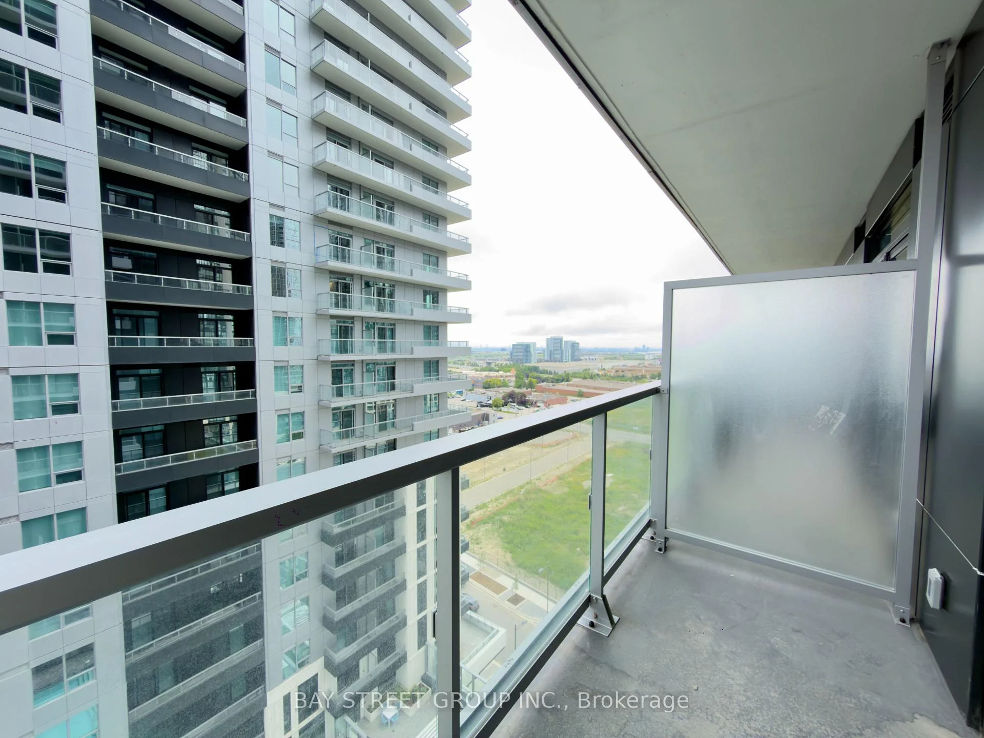 Photo 16 of Unit 1107, 2851 Highway 7 Road, Vaughan, Vaughan Corporate Centre — HOMEH