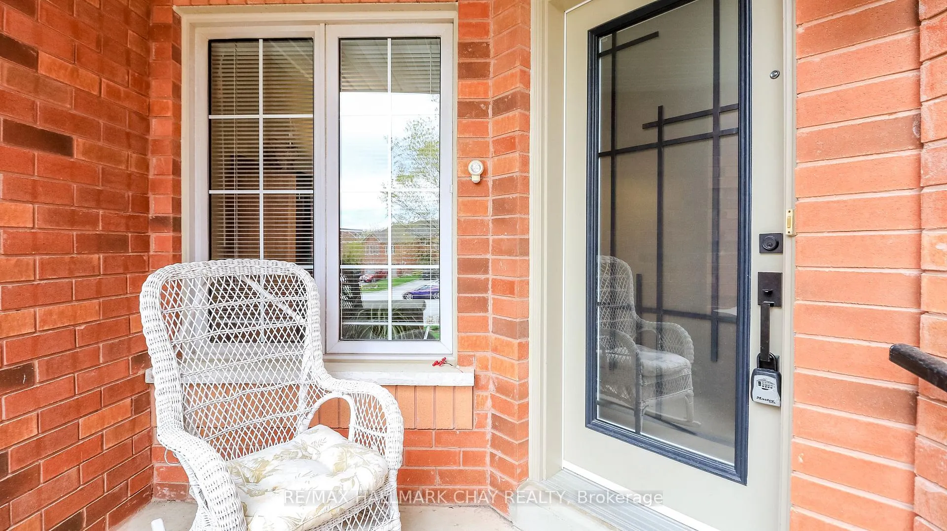 Photo 4 of 13 Bailey Court, Barrie, Allandale — HOMEH