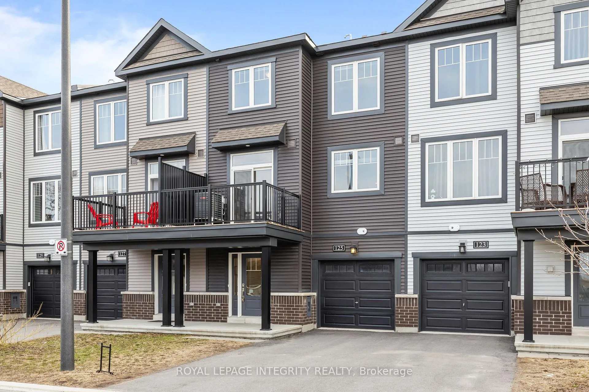 Photo 1 of 125 Attwell Private, Ottawa, Kanata - Morgan's Grant/South March — HOMEH