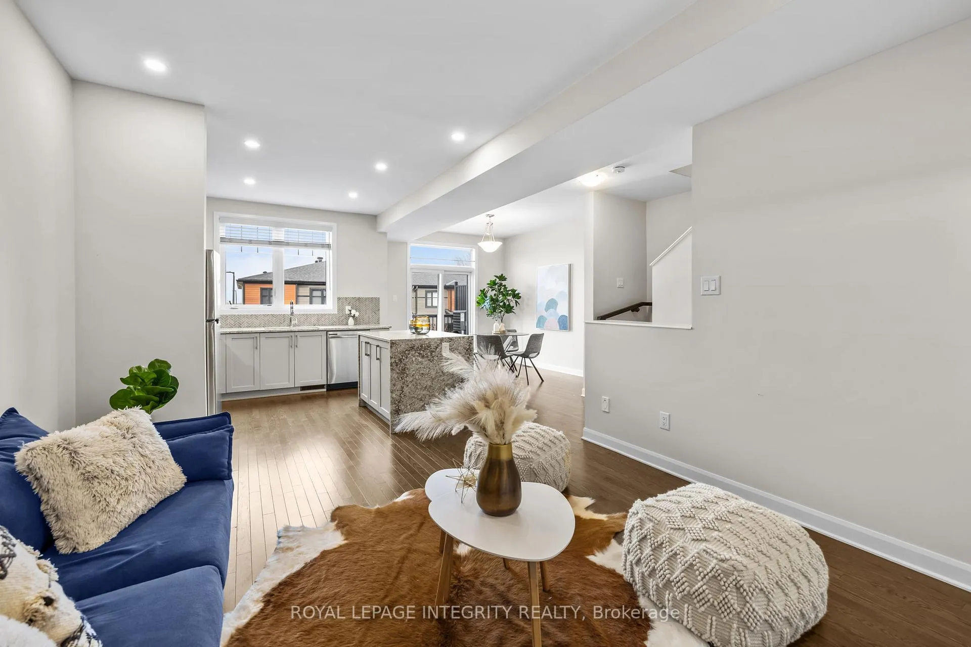 Photo 8 of 125 Attwell Private, Ottawa, Kanata - Morgan's Grant/South March — HOMEH
