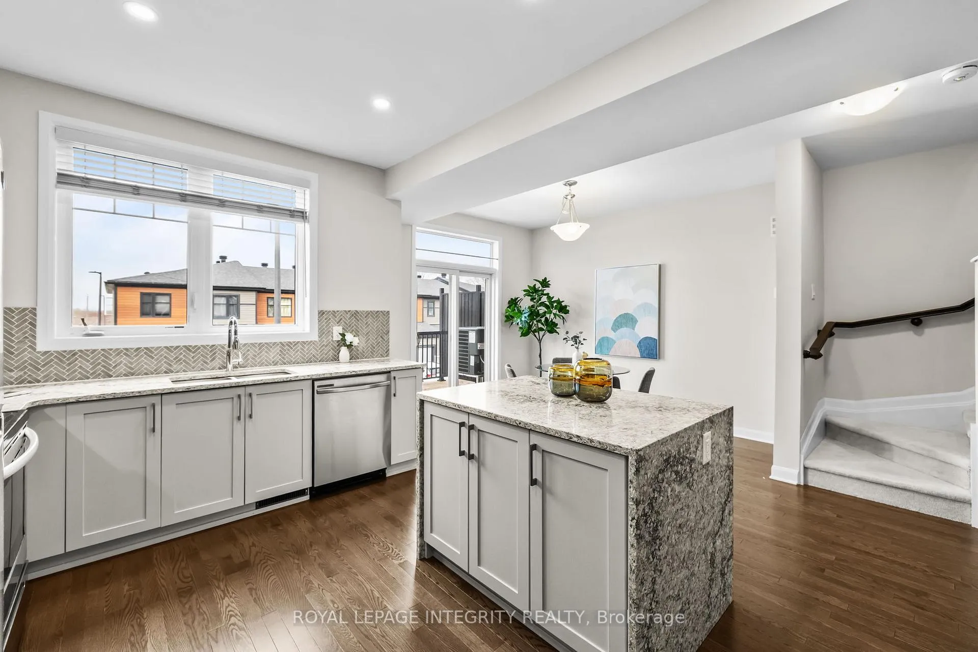 Photo 12 of 125 Attwell Private, Ottawa, Kanata - Morgan's Grant/South March — HOMEH