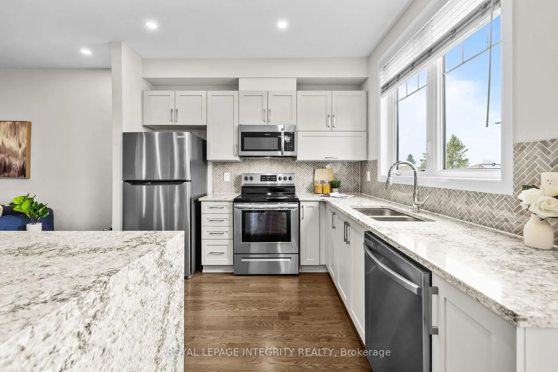 Photo 13 of 125 Attwell Private, Ottawa, Kanata - Morgan's Grant/South March — HOMEH