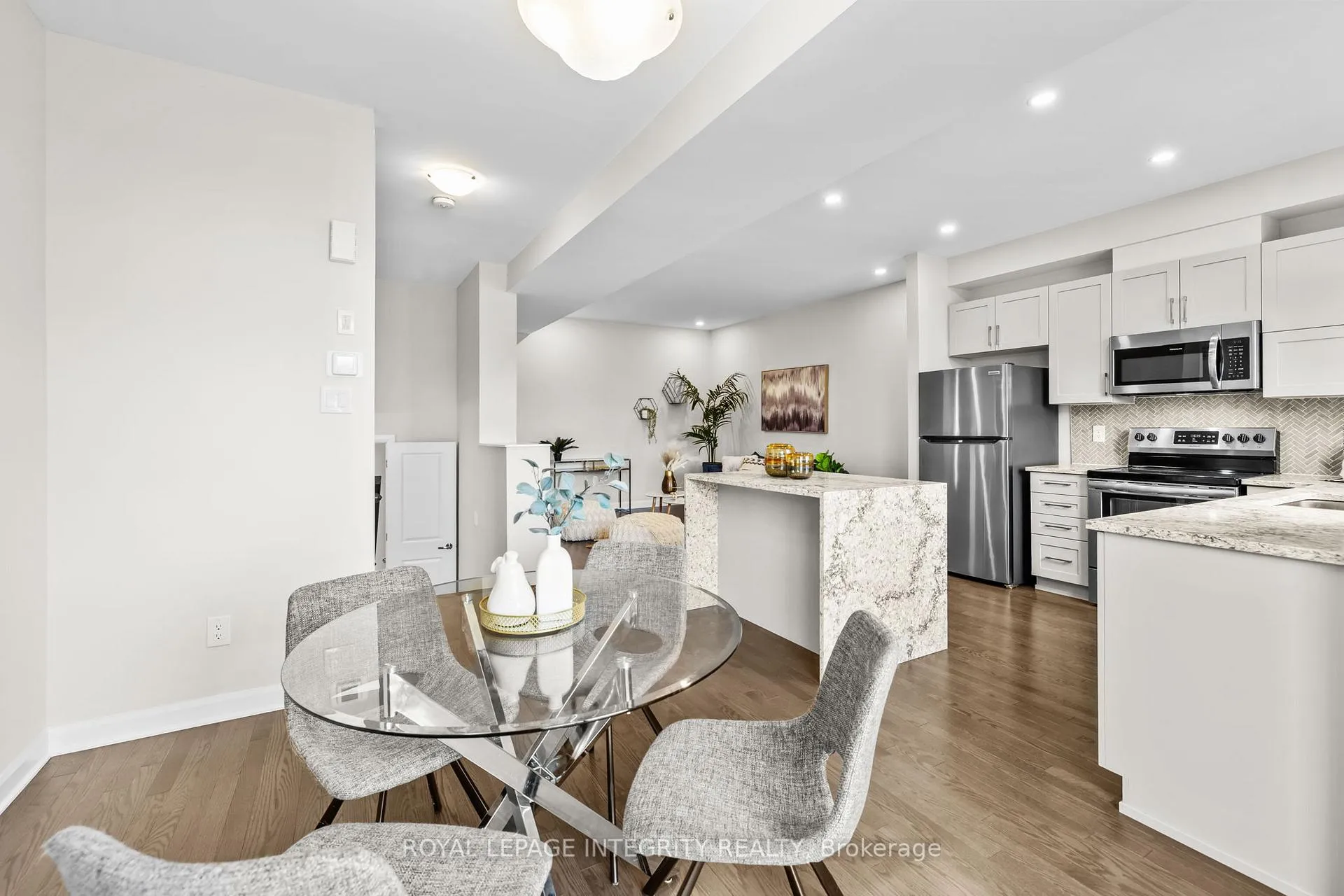 Photo 18 of 125 Attwell Private, Ottawa, Kanata - Morgan's Grant/South March — HOMEH