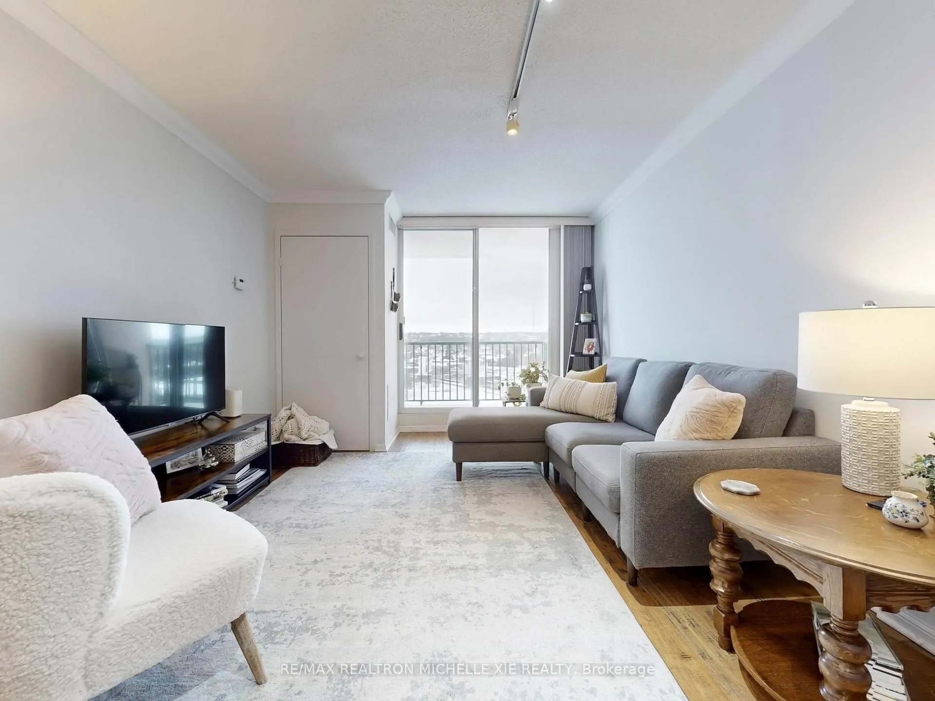 Photo 4 of Unit 1012, 75 Ellen Street, Barrie, City Centre — HOMEH