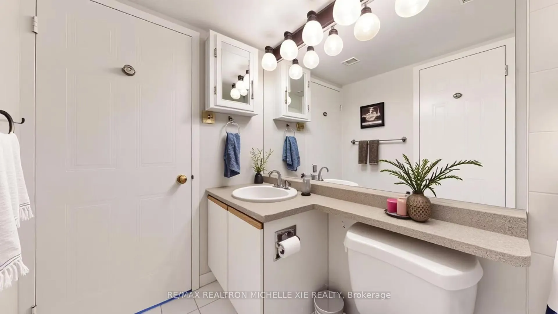 Photo 13 of Unit 1012, 75 Ellen Street, Barrie, City Centre — HOMEH