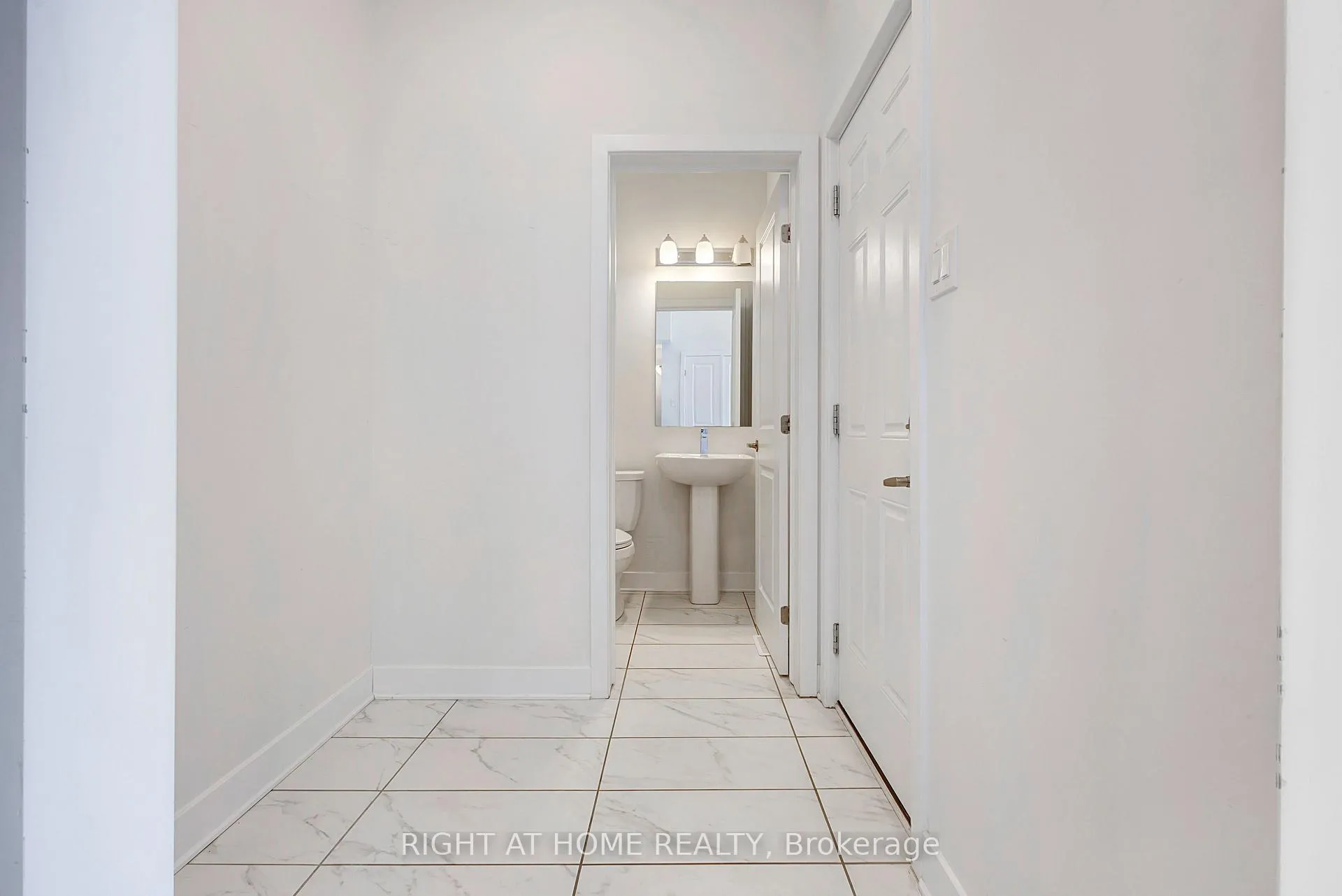 Photo 4 of 500 Triangle Street, Ottawa, Kanata - Emerald Meadows/Trailwest — HOMEH